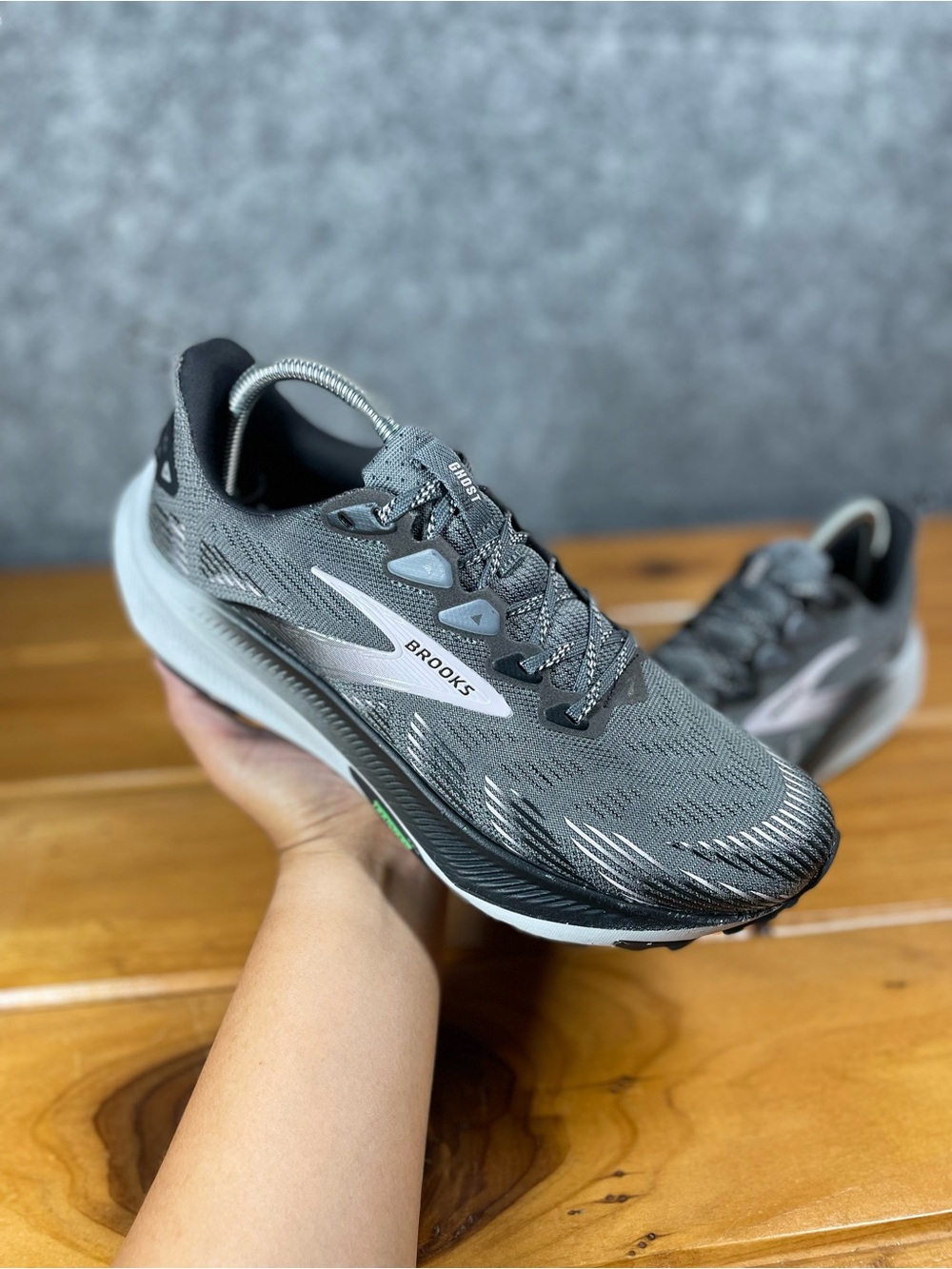 Brooks Ghost Trail Womens Size 9.5 B Gray Black Trail Running Shoes 1204641B037 - Picture 16 of 16